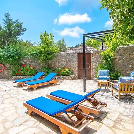 Havuzu Korunakli 2+1 Tas Kinali (Aegean)