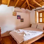 Havuzu Korunakli 2+1 Tas فيلة Kinali (Aegean)