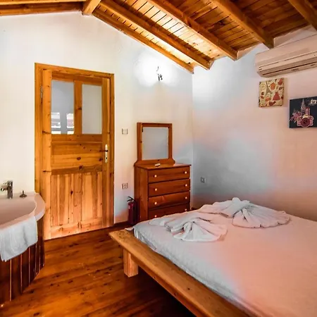 Villa Havuzu Korunakli 2+1 Tas Kinali (Aegean)