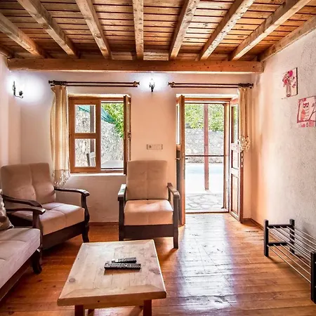 Havuzu Korunakli 2+1 Tas Villa Kinali (Aegean)